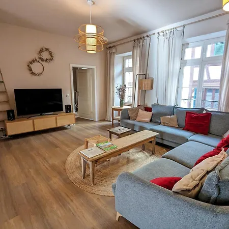 Apartment A Travers Champs Avec Sauna Et Parking *